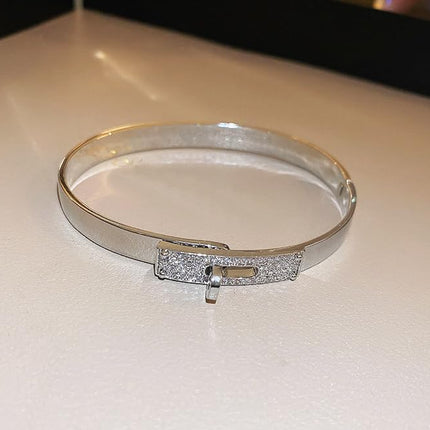 18K Gold Plated Turn Lock Bracelet with Cubic Zirconia，Classical Fashion Stainless Steel Bangle Bracelet for Men and Womens