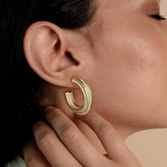 Chunky Gold Hoop Earrings for Women, 14k Gold Chunky Earrings for Women Big Large Gold Hoop Earrings Tarnish Free Gold Earrings Hypoallergenic Lightweight Thick Hoop Earrings Trendy Gold Hoop Earrings
